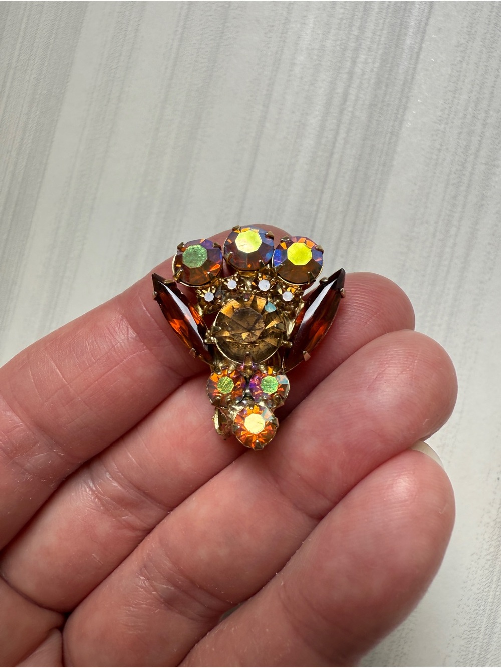 Juliana (?) style Clip-on Earring Single Aurora Borealis Rhinestone Harvesting - Picture 2 of 8